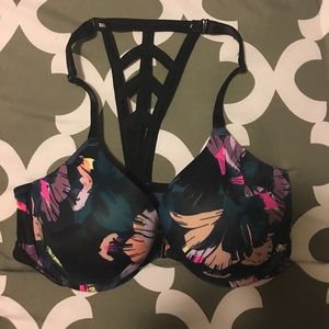 Brand New Victoria secret bra (NWOT) 36DD